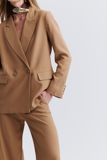 Blazer de Alfaiataria Caramelo Aurora em alfaiataria