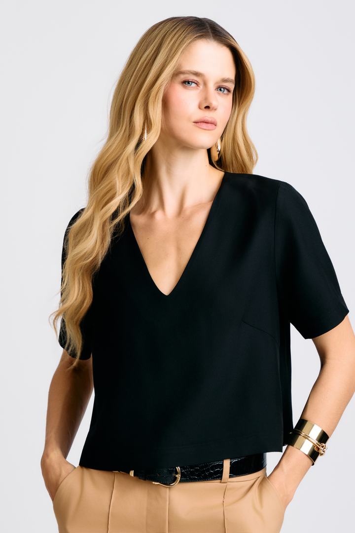 Blusa de Alfaiataria Ella Preta
