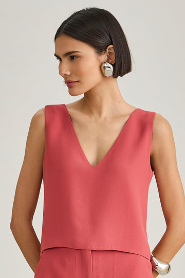 Blusa de Alfaiataria Goiaba Selena em crepe de acetato modelagem soltinha