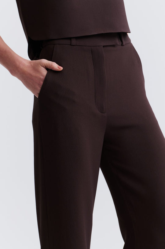 Calça de Alfaiataria Sara Marrom Café