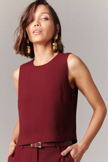 Blusa de Alfaiataria New Jade Burgundy em crepe de acetato modelagem reta