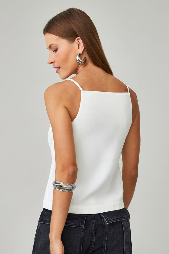 Blusa de Alfaiataria Off Daniela