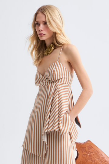 Blusa de Linho Caramelo Ava modelagem soltinha