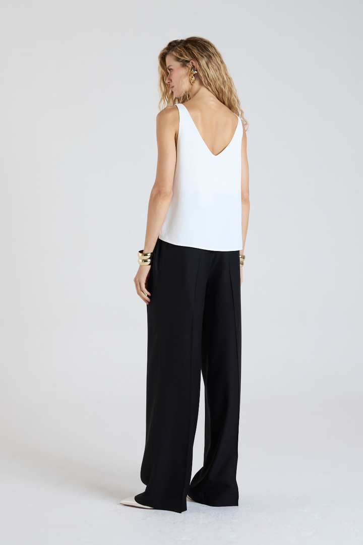 Calça de Alfaiataria Carol Preta em crepe de acetato