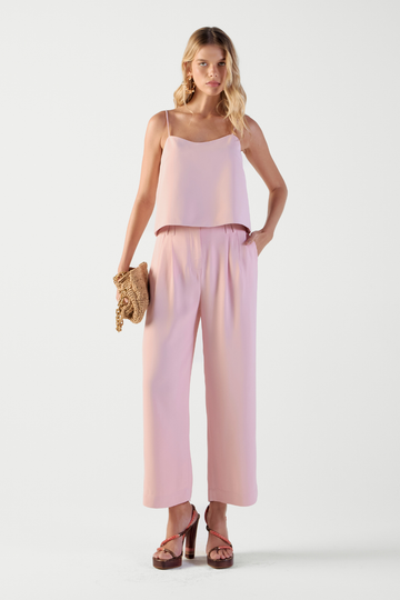 Calça de Alfaiataria Lari Rosa Light em alfaiataria com pregas