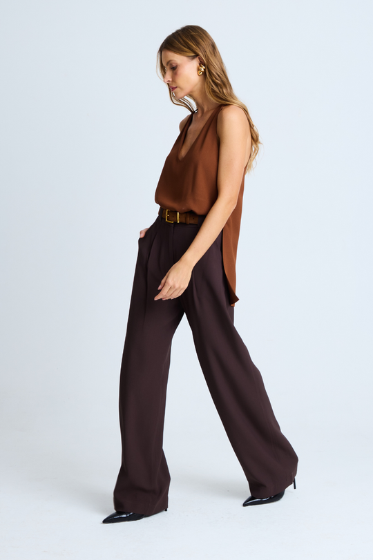 Calça de Alfaiataria Lua Marrom Café