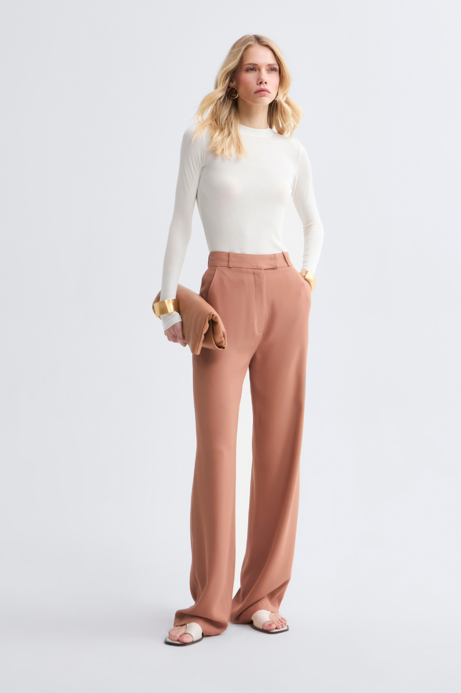 Calça de Alfaiataria Mocha Mousse Sara