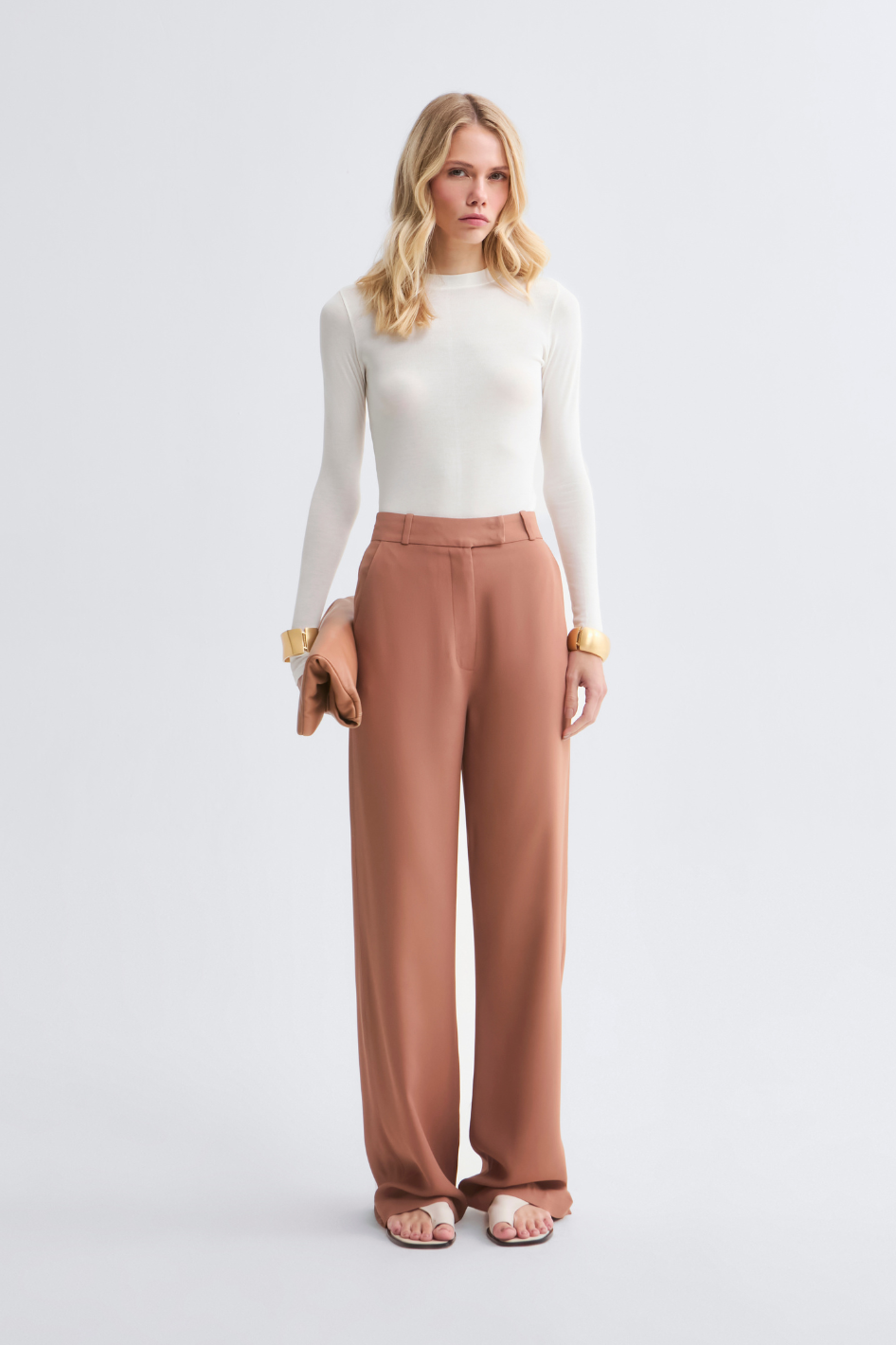 Calça de Alfaiataria Mocha Mousse Sara