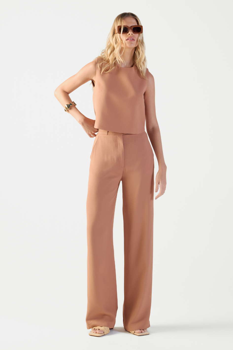 Calça de Alfaiataria Mocha Mousse Sara