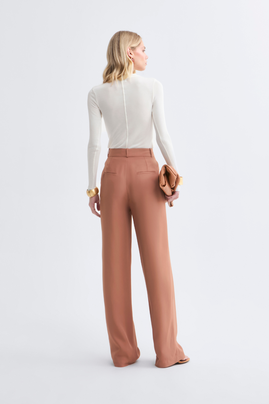 Calça de Alfaiataria Mocha Mousse Sara