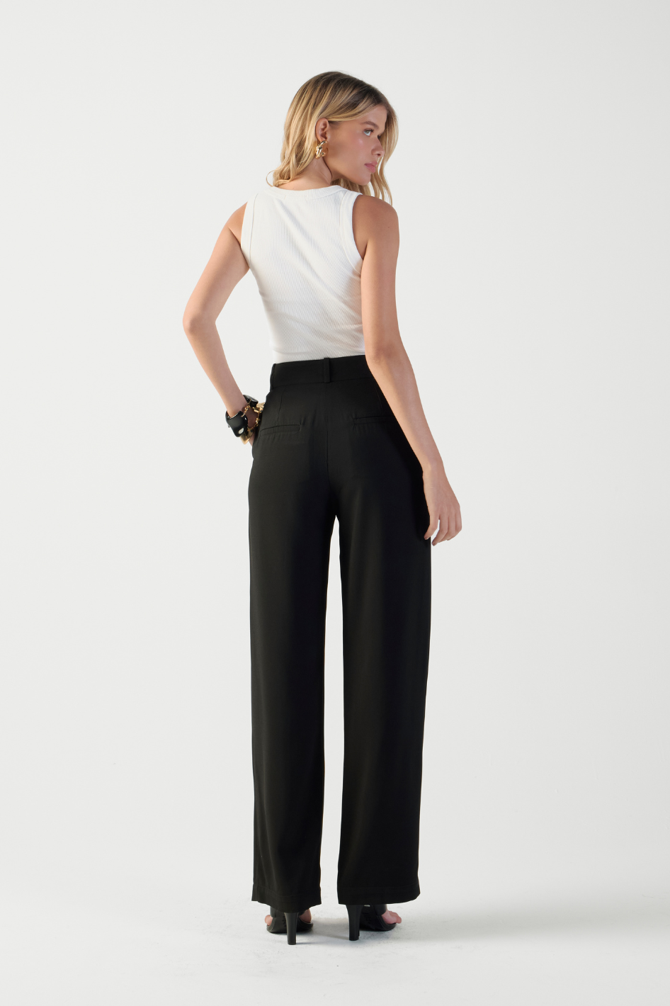 Calça de Alfaiataria Preta Sara