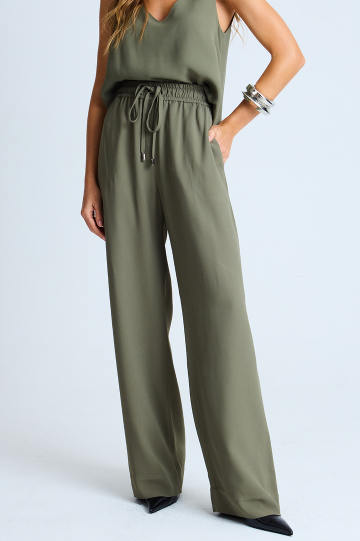 Calça de Alfaiataria Rafaela Verde Militar