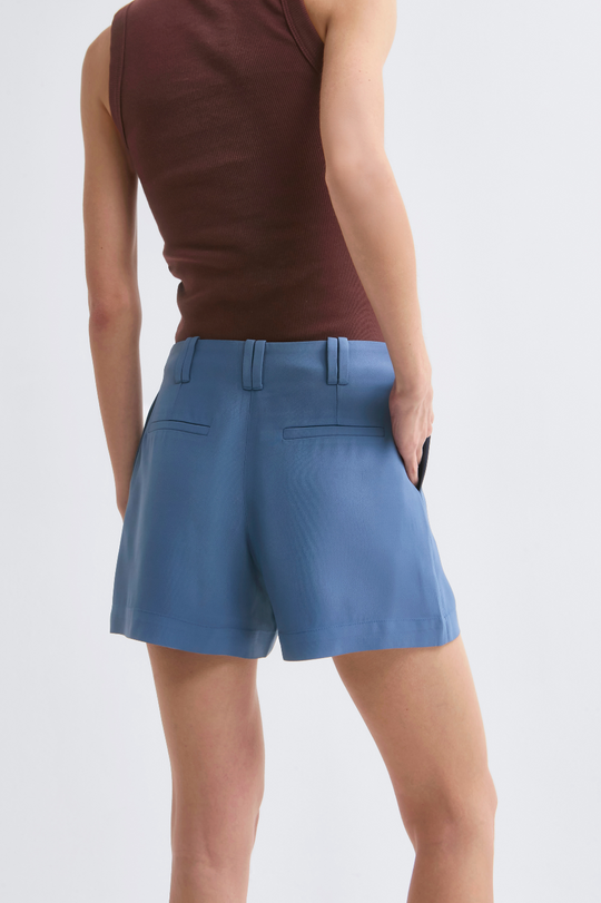 Shorts de Alfaiataria Azul Sereno Dani