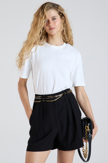 Shorts de Alfaiataria Preto Lais em acetato cintura alta