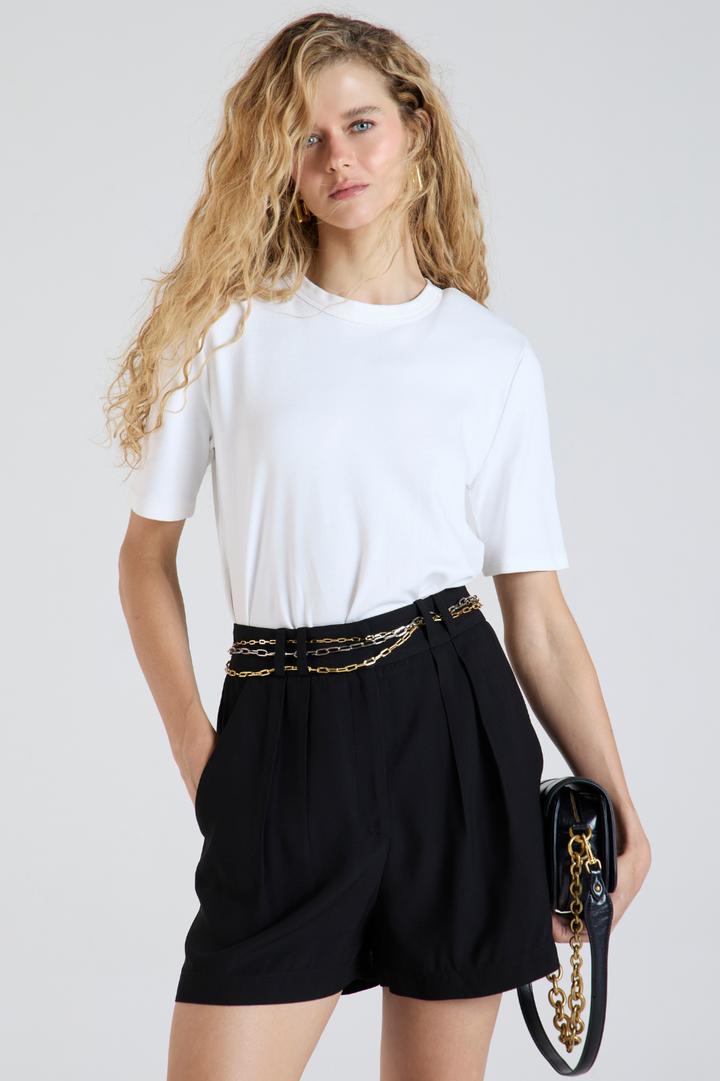 Shorts de Alfaiataria Preto Lais em acetato cintura alta