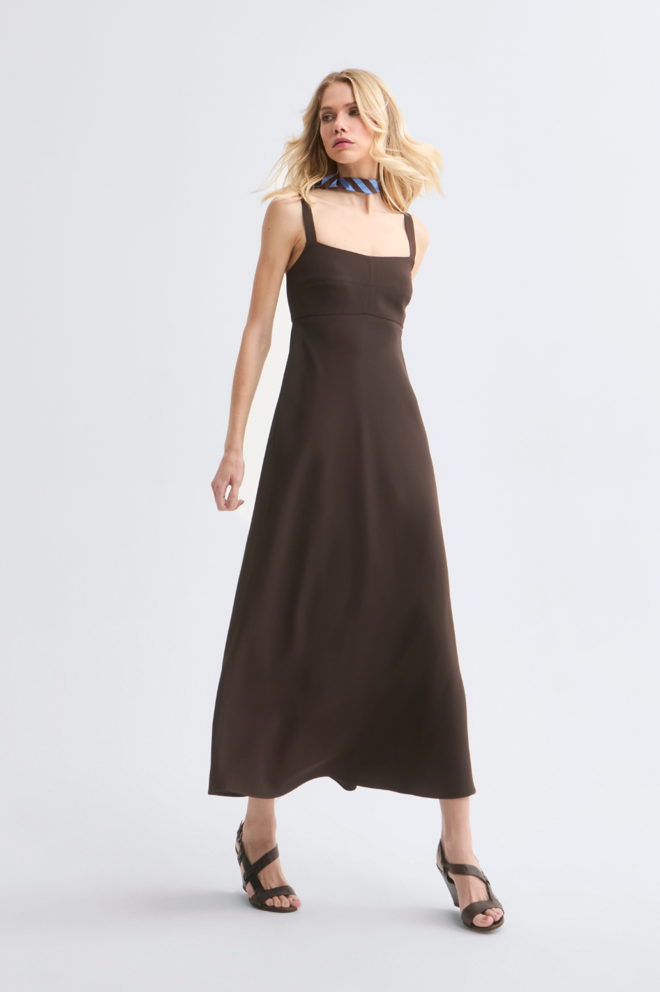 Vestido de Alfaiataria Marrom Café Vanessa