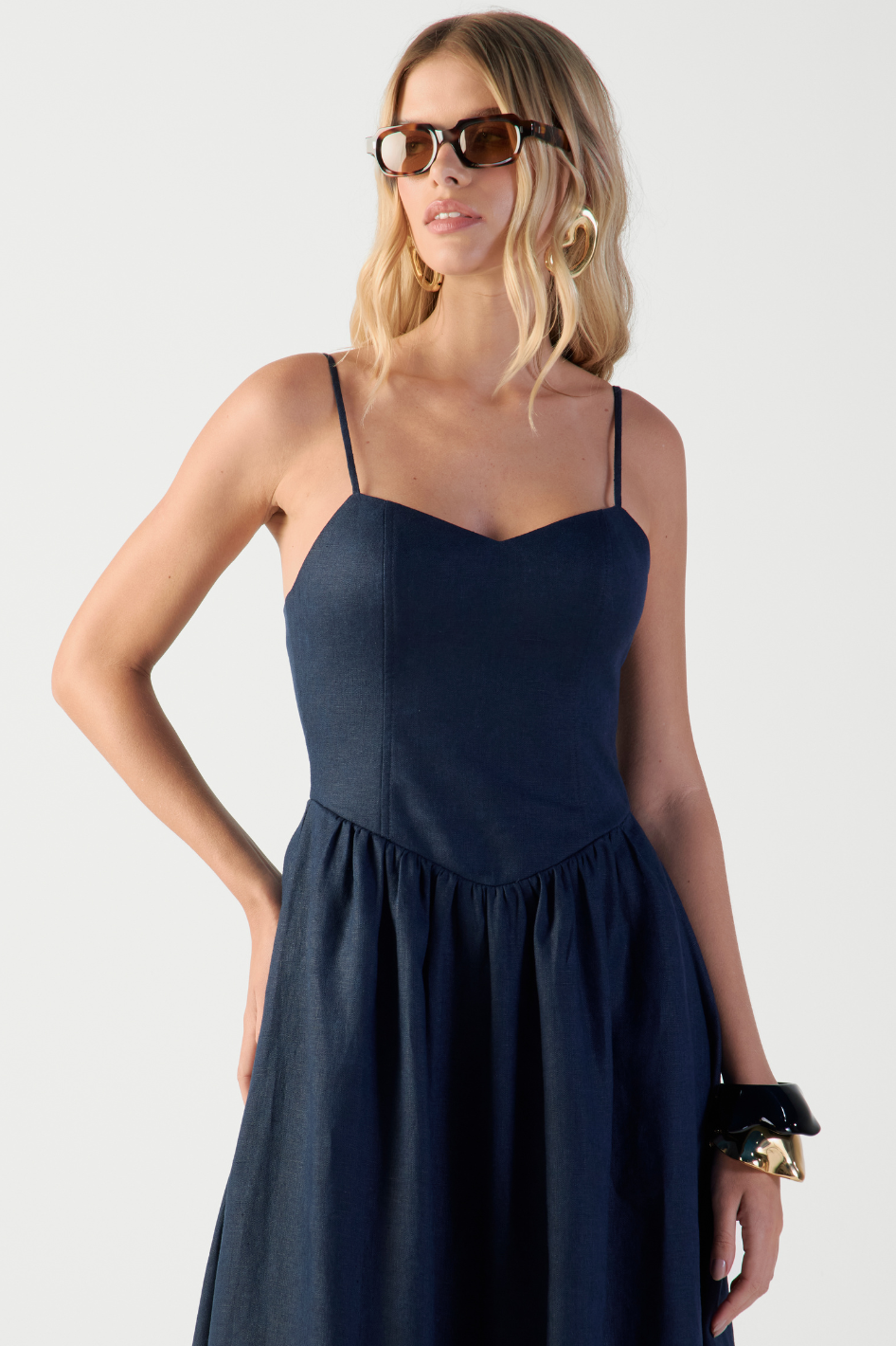 Vestido de Linho Azul Navy Brunella