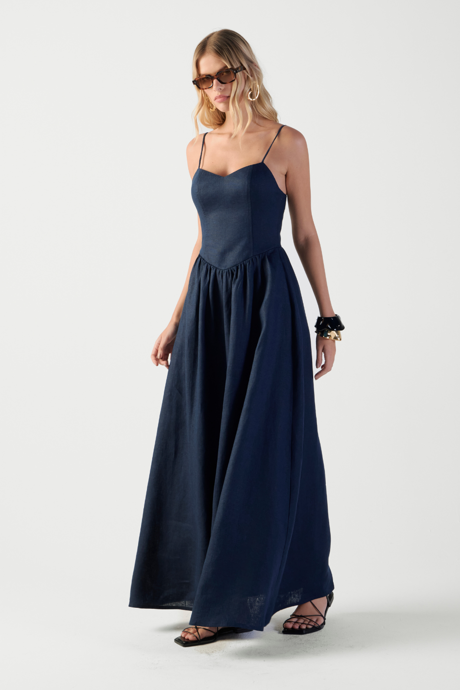 Vestido de Linho Azul Navy Brunella